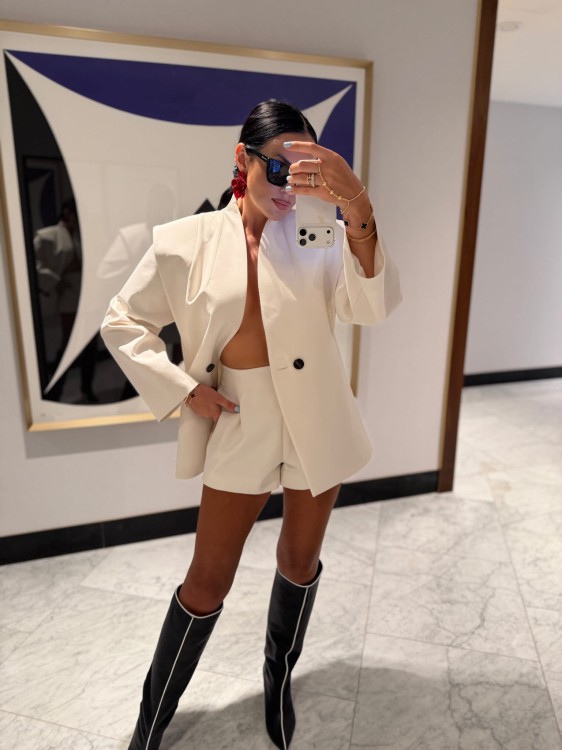 Facetune_22-01-2026-19-51-03.jpeg